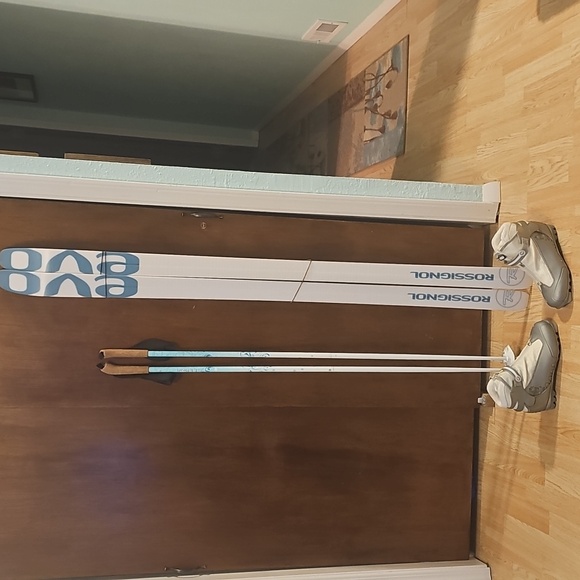 Cross Country Skis, Rossignol LLBean edition size 160, with alloy poles and boot - Picture 2 of 12